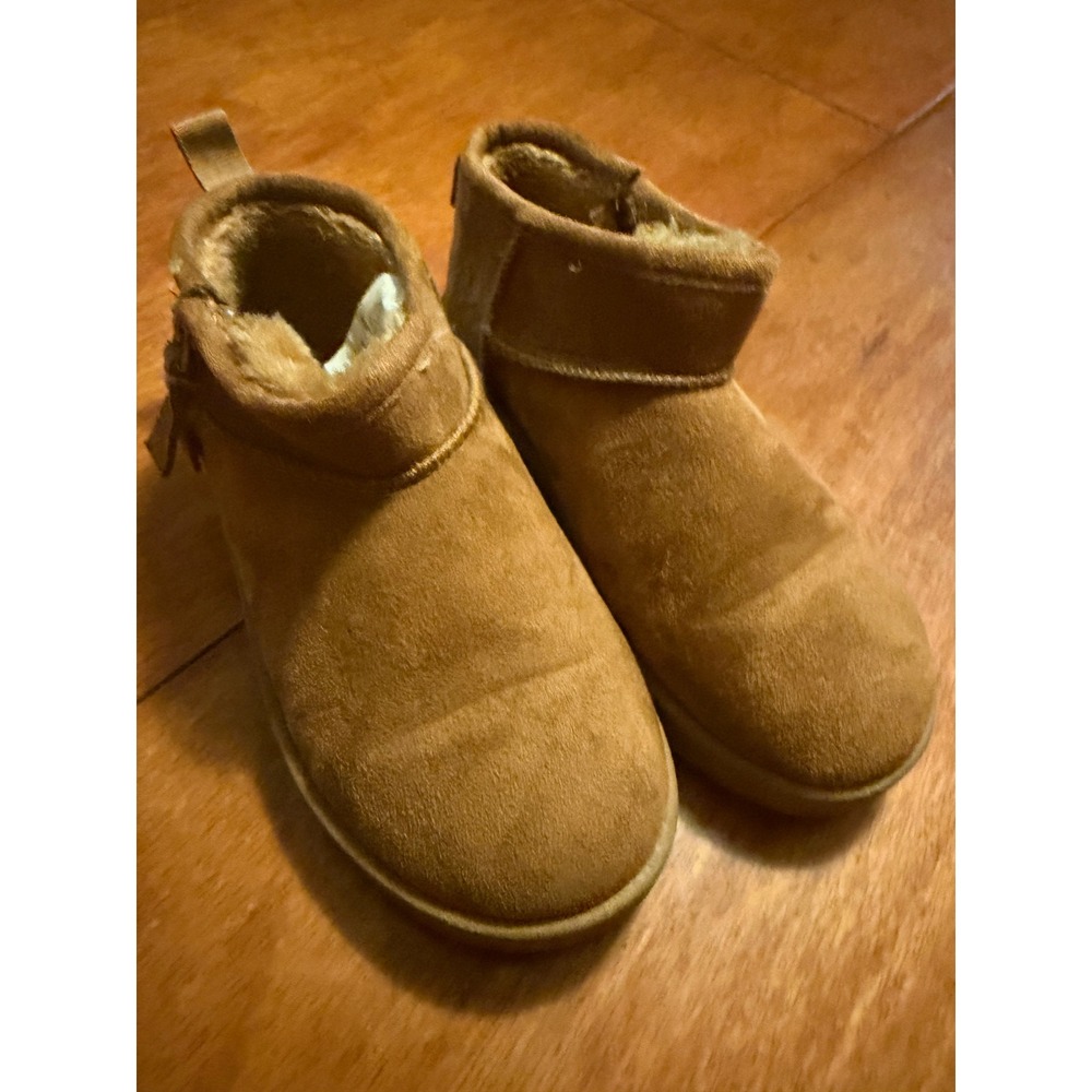 Gigil Girls Chestnut Brown Faux Fur Lined Ankle Boots Size 1 Youth Side Zip